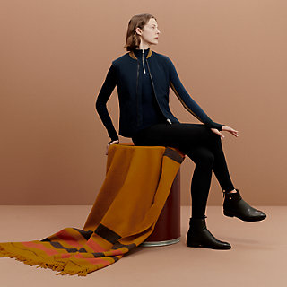 機能美とエレガンスの融合【HERMES】 ハイネックジレ ジレ 《トロッティング》 | Hermès - エルメス-公式サイト
